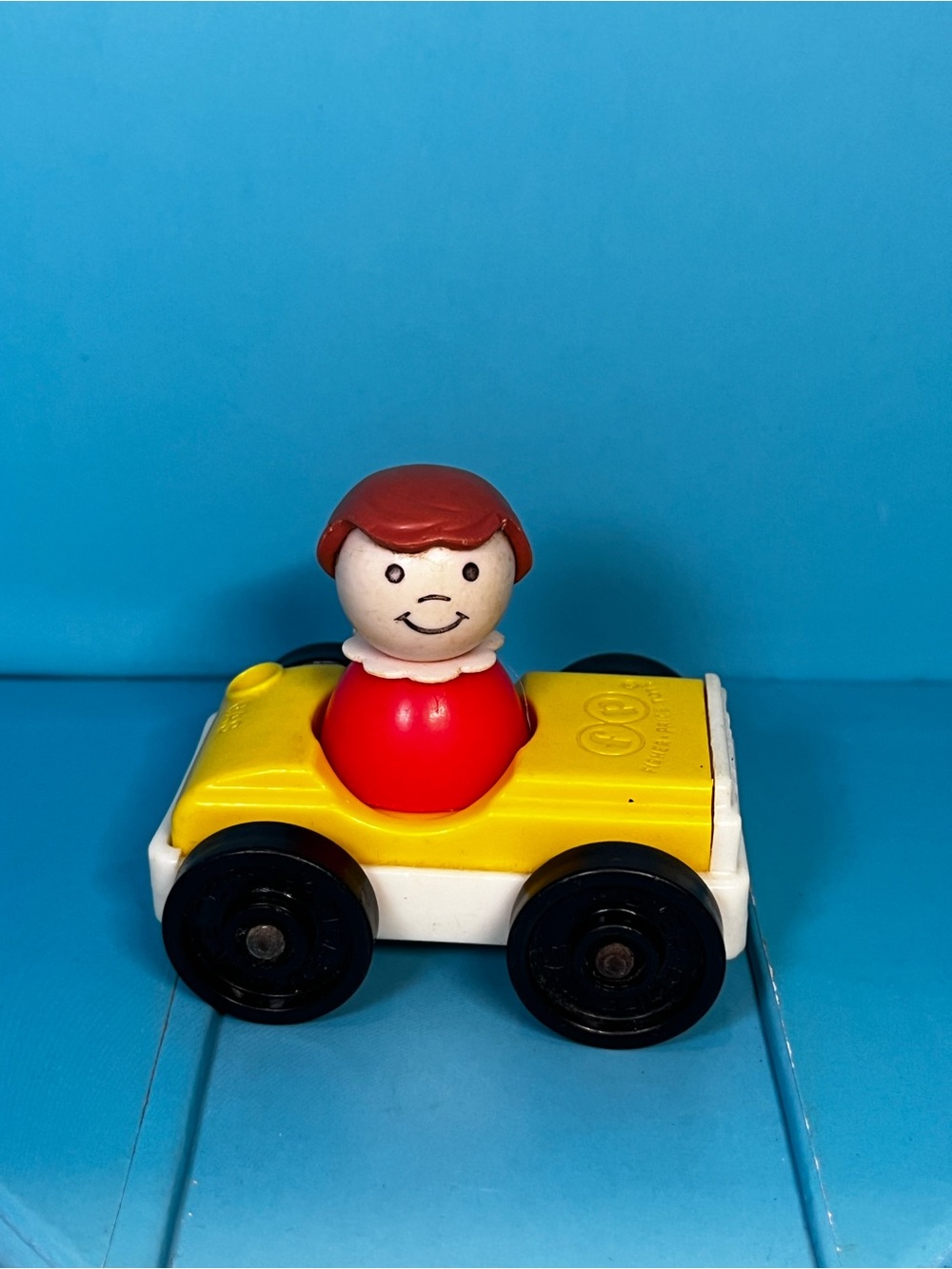 Fisher-Price - Original Little People - Yellow Garage-type Car with Girl